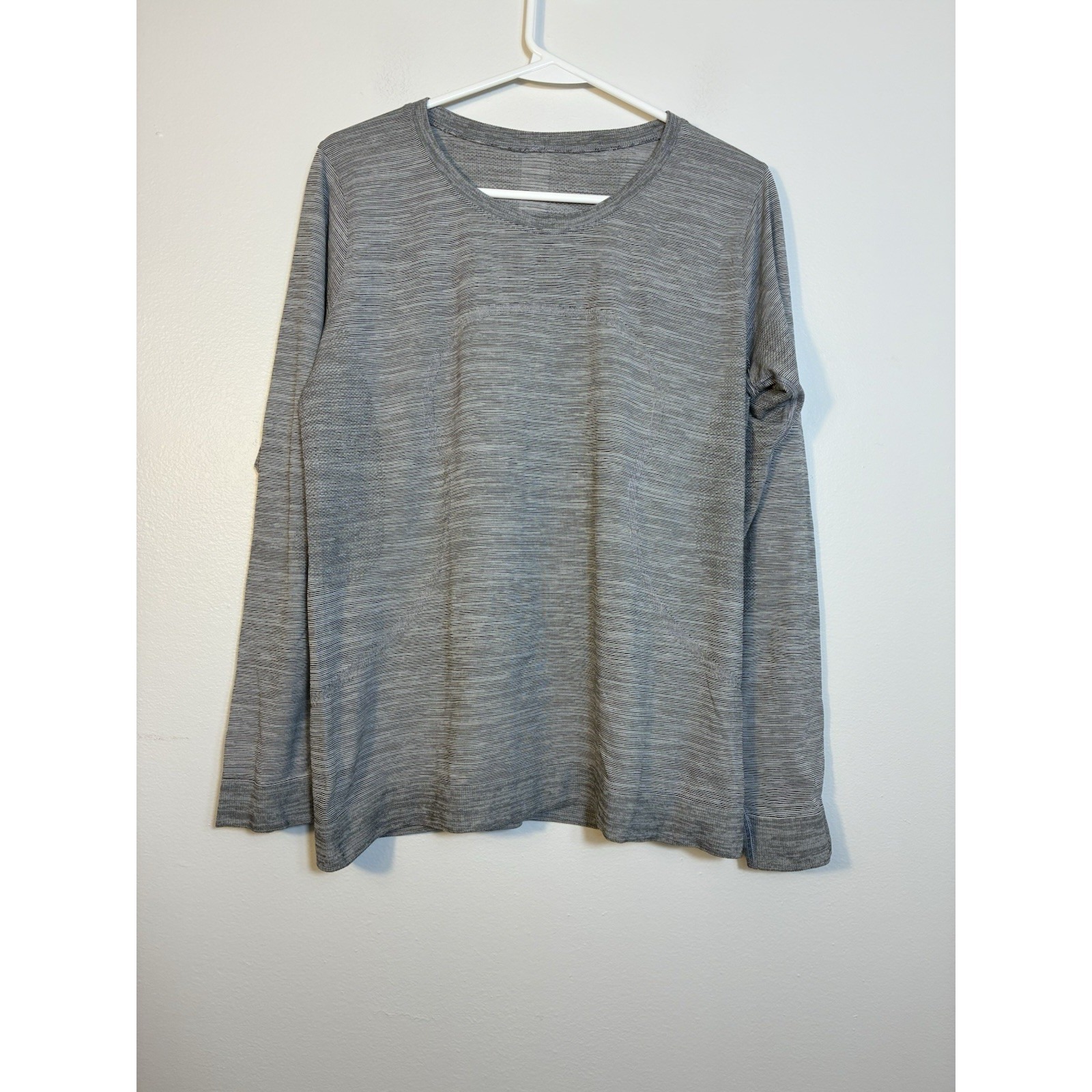 Lululemon Long Sleeve Swiftly Womens Sz 10 Gray Athletic